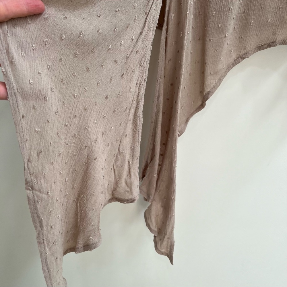 Entro tan Swiss dot belle sleeve blouse top tie waist v-neck size large NWT - Picture 5 of 9